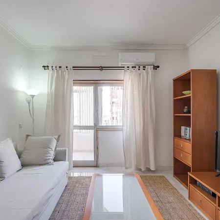 Apartment Hopstays - Saudade Almada
